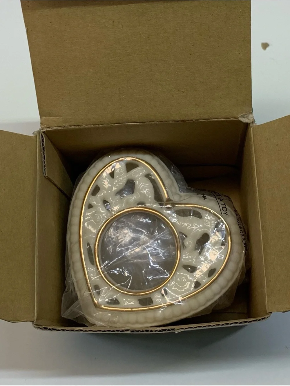 PARTYLITE Victorians Heart Porcelain Tealight Candle Holder P7297 NEW in Box
